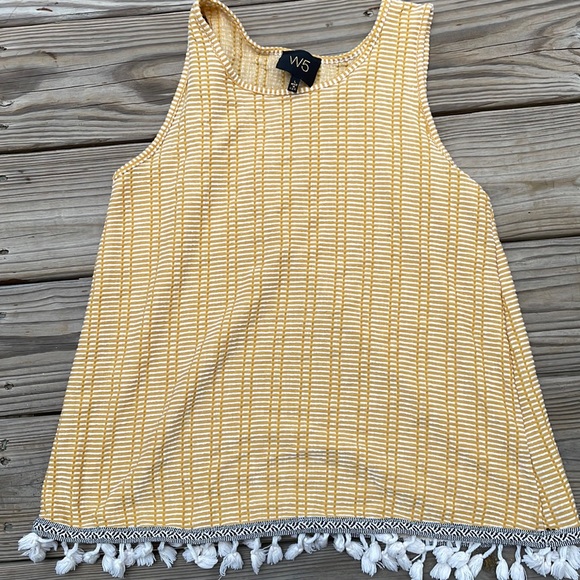 Tops - Sleeveless top